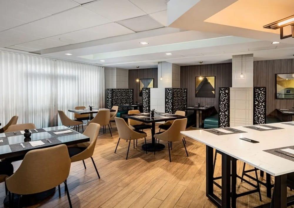 Hilton Garden Angeles / Hollywood Hotel