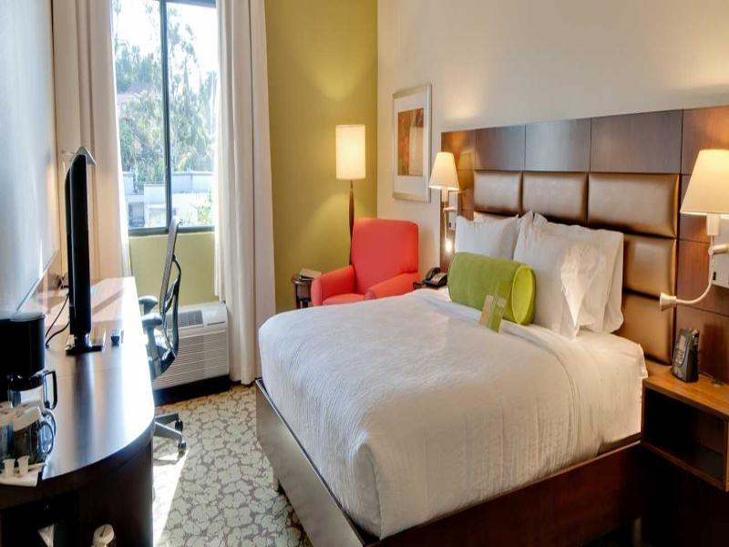 Hotel Hilton Garden Angeles / Hollywood 3*