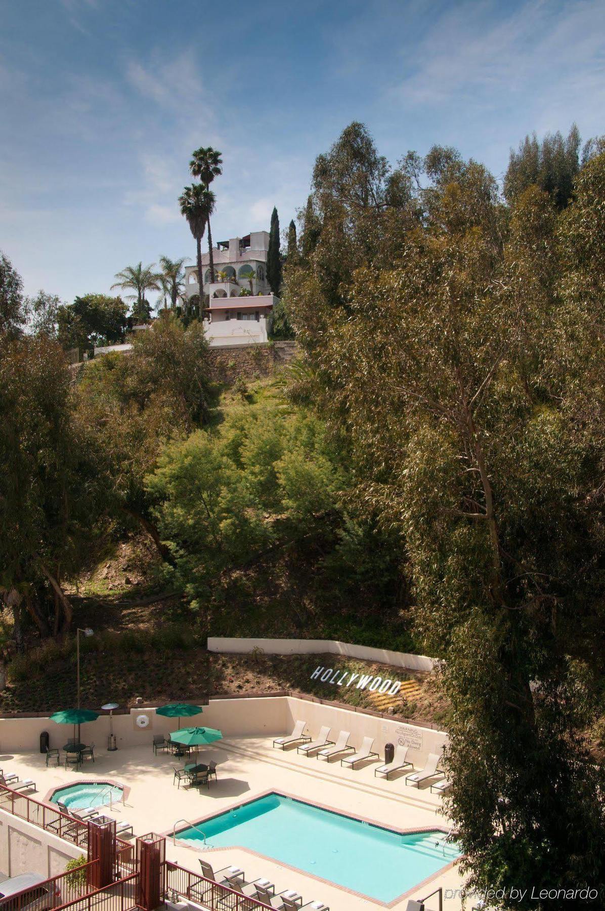 Hilton Garden Angeles / Hollywood 3*