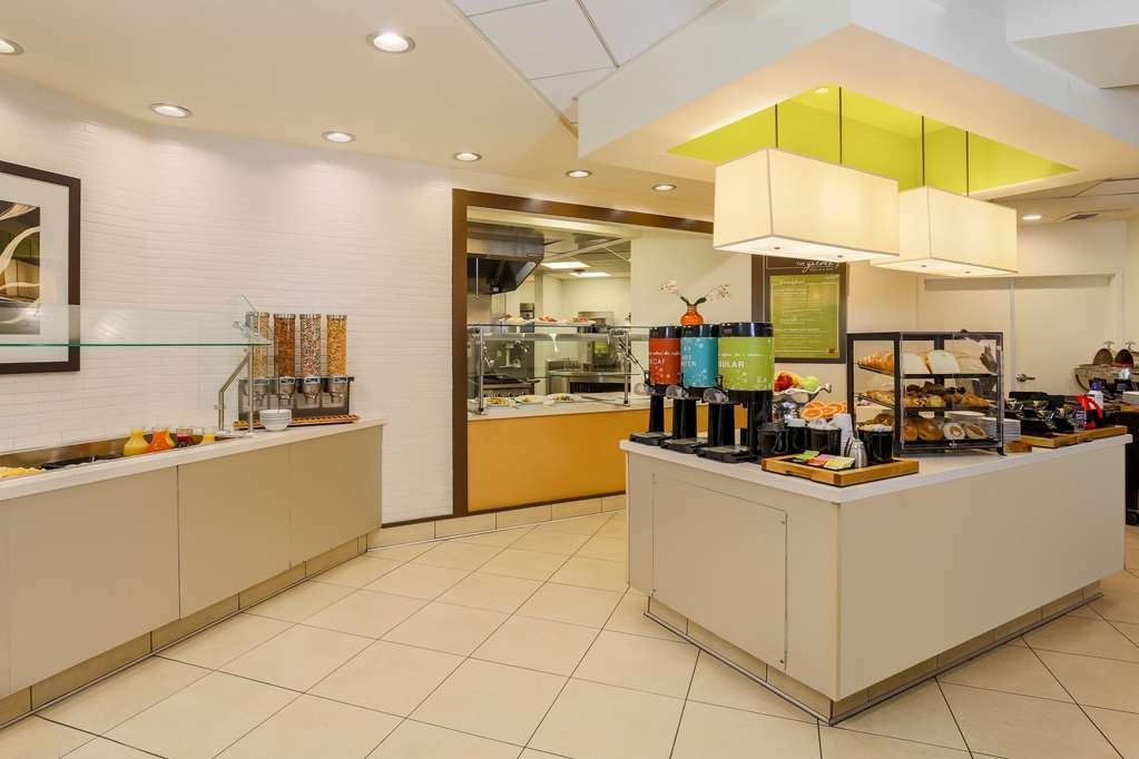 Hilton Garden Angeles / Hollywood Hotel 3*