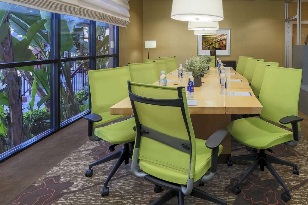 Hilton Garden Angeles / Hollywood Hotel