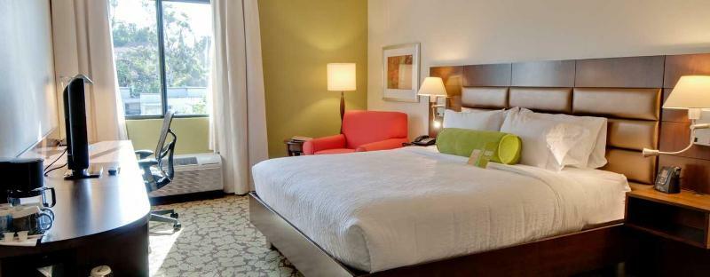 Hilton Garden Angeles / Hollywood 3*